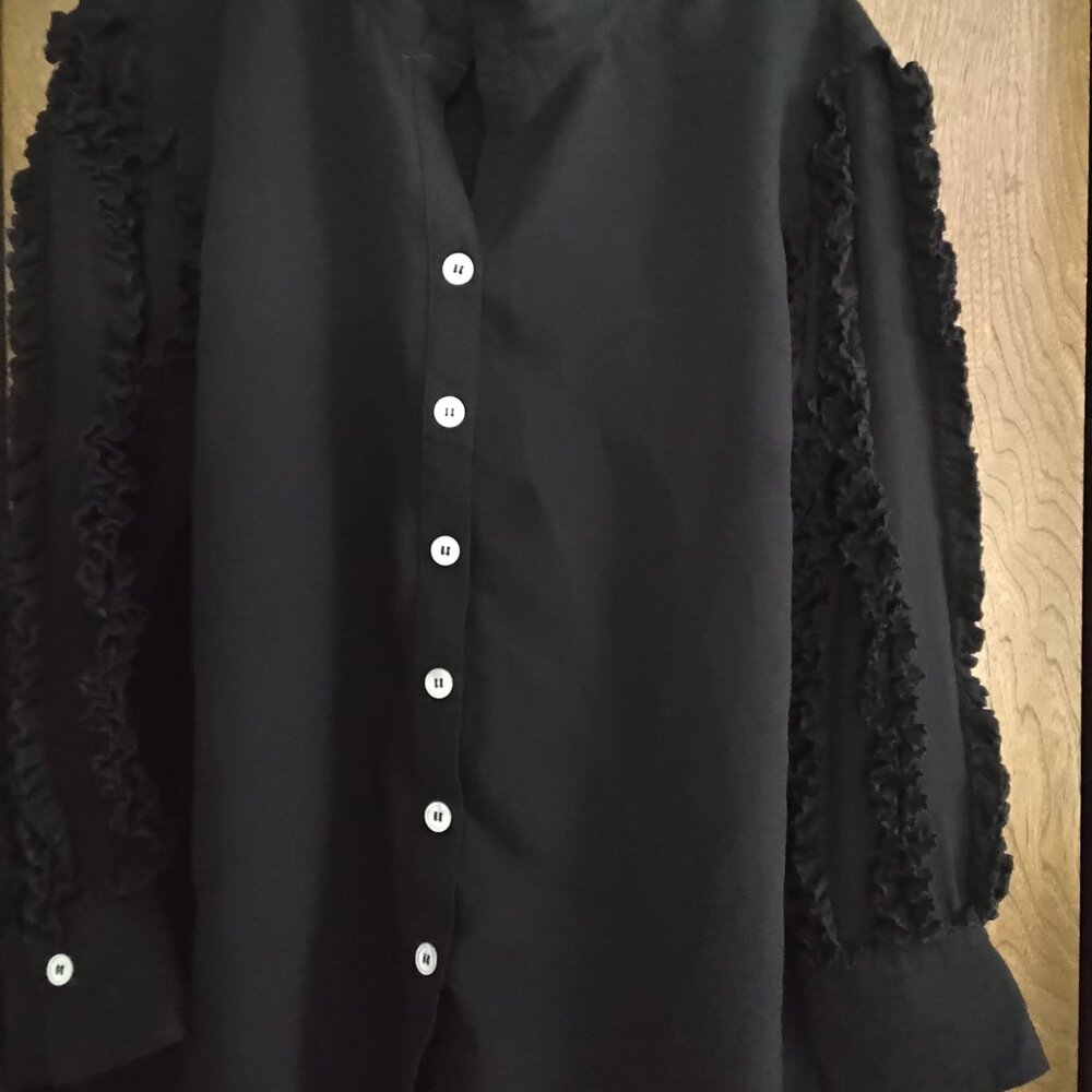 John Mark black top size Xlarge